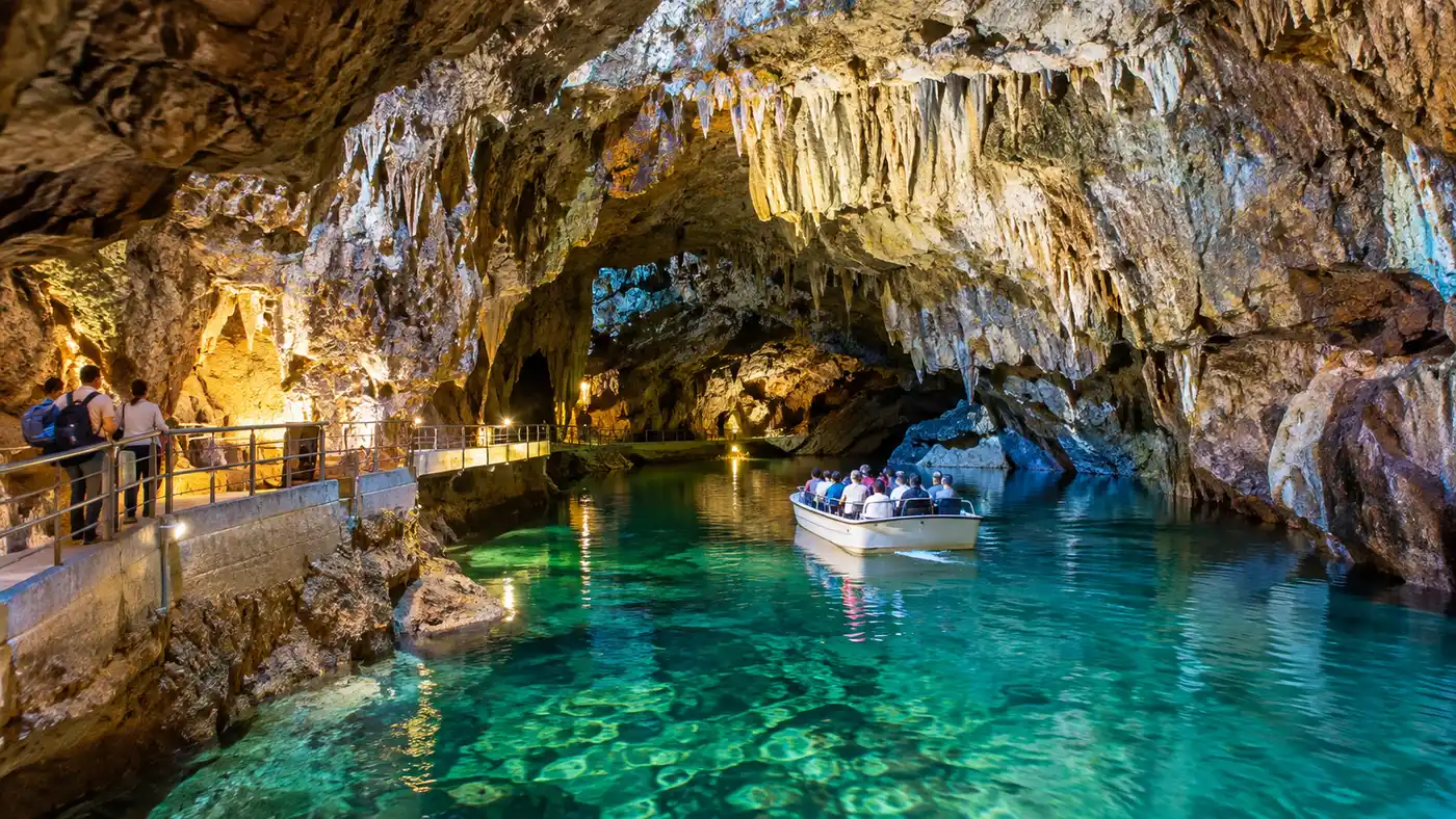Cuevas de San José Opening Hours and Visit Schedule